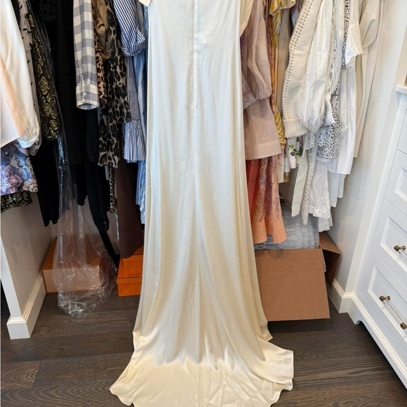 Nili Lotan Elegant Cream Satin Gown - Picture 2 of 5